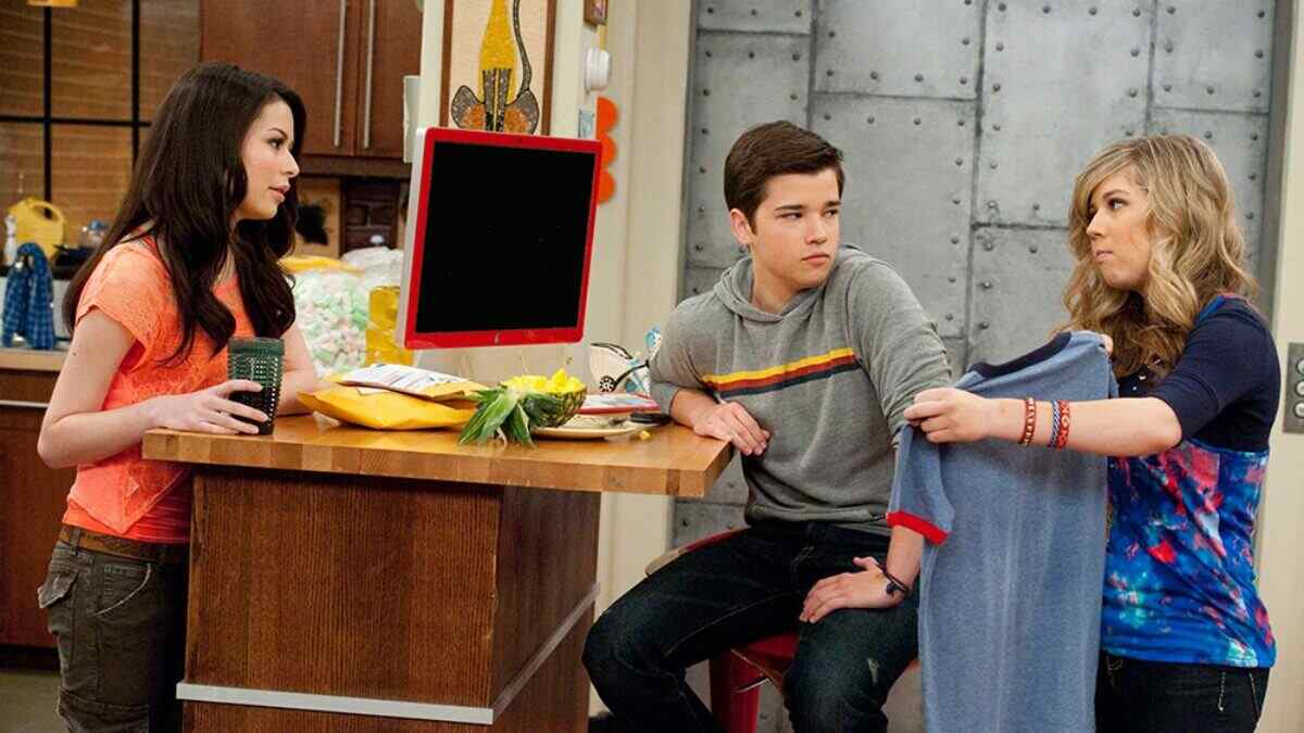 Miranda Cosgrove, Nathan Kress e Jennette McCurdy em cena de iCarly