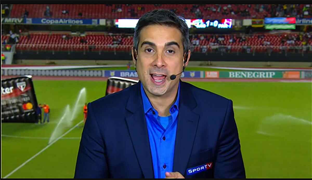 Gustavo Villani durante uma transmissão do SporTV