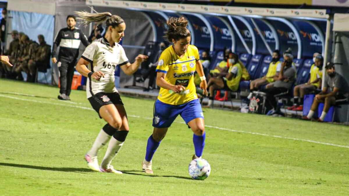 Jogo entre Avaí/Kindermann x Corinthians na partida de ida