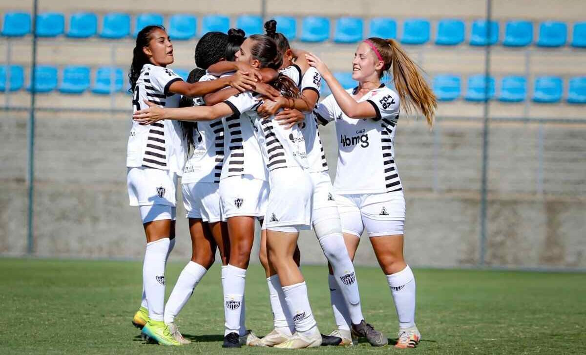 Jogadoras do Atlético/MG durante partida da semifinal