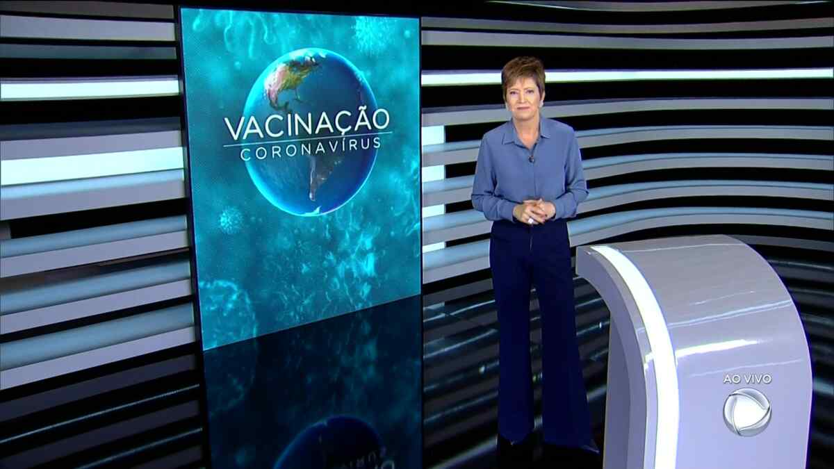 Christina Lemos apresentando o especial 'Vacinação Coronavírus'