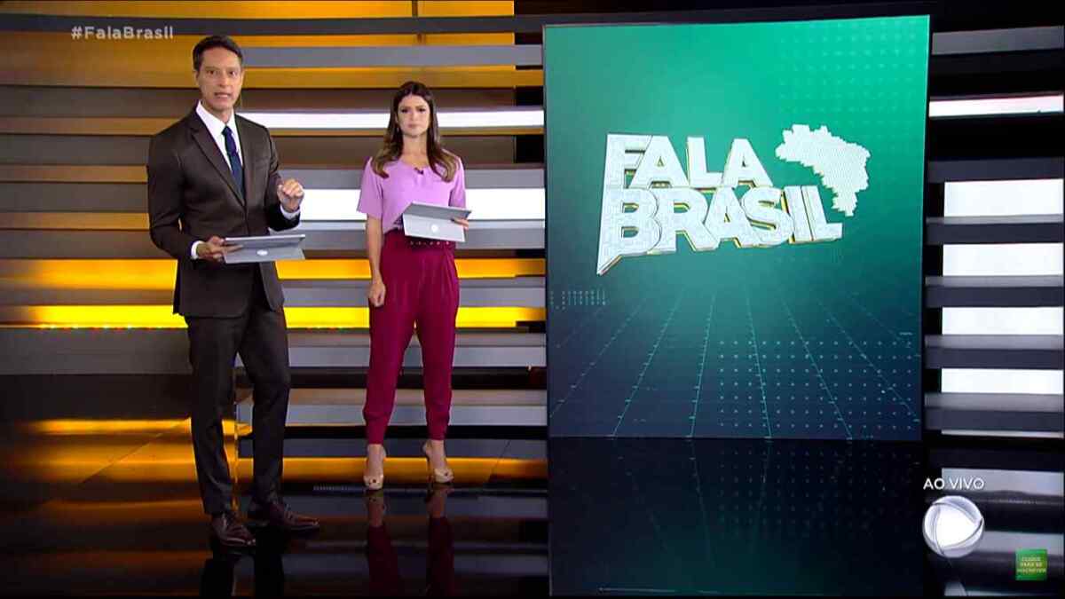 Sergio Aguiar e Thatiana Brasil apresentando o Fala Brasil do dia 31 de dezembro de 2020