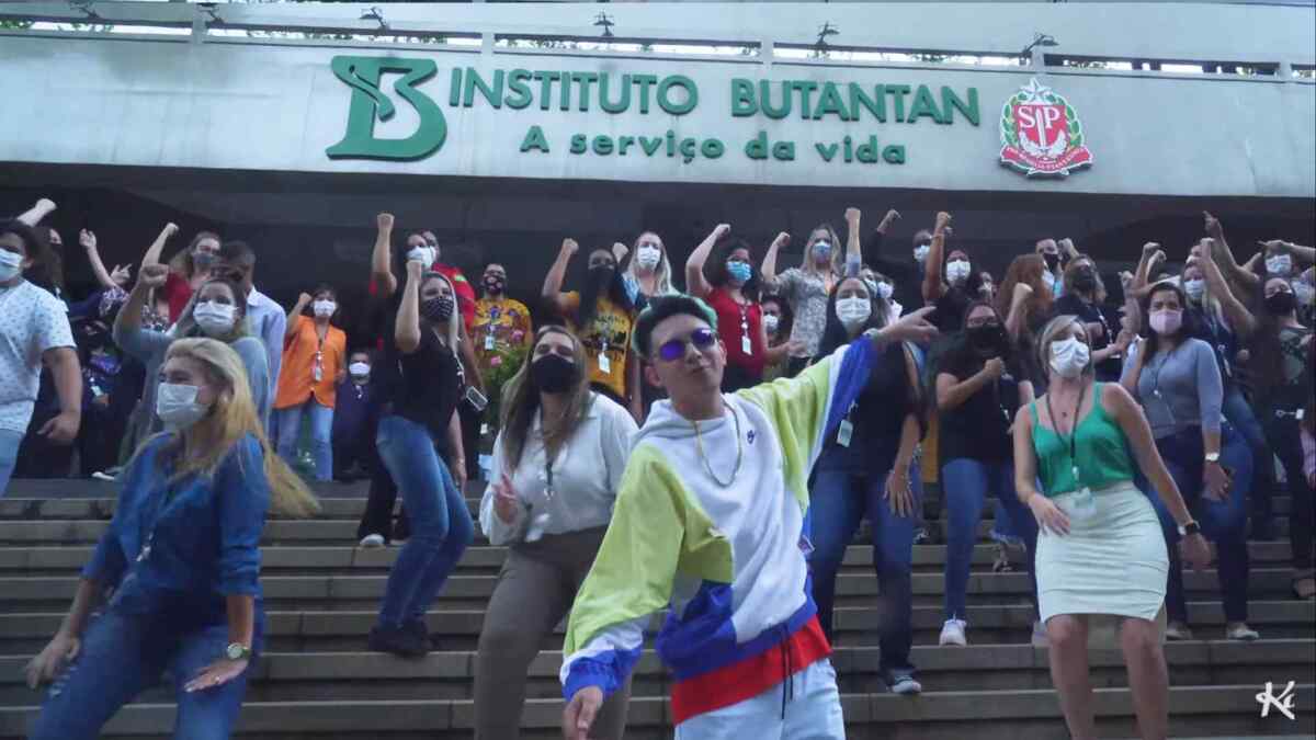 Hit da vacina, 'Bum Bum Tam Tam' ganha novo clipe