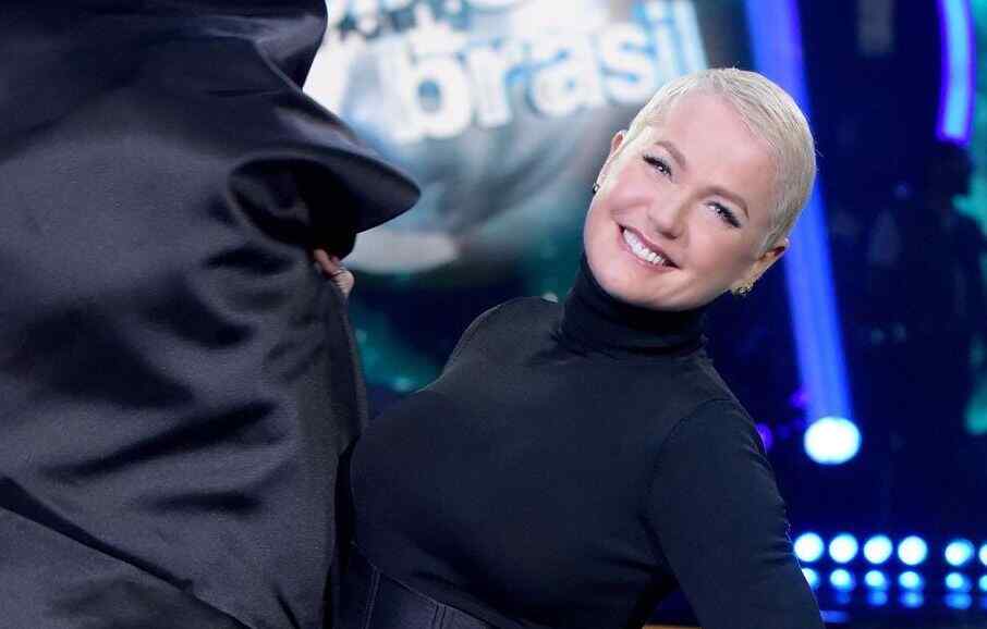 Xuxa Meneghel no Dancing Brasil da Record TV