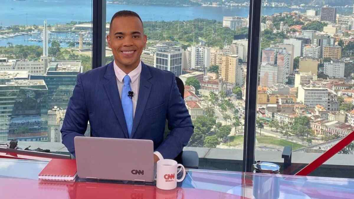 Diego Sarza no estúdio da CNN Brasil no Rio de Janeiro