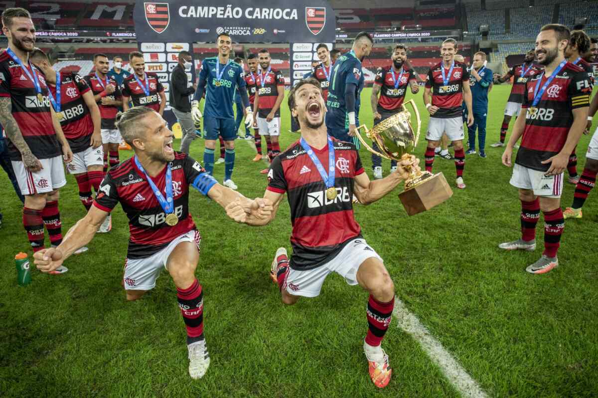 Jogadores do Flamengo comemorando o título do Campeonato Carioca de 2020