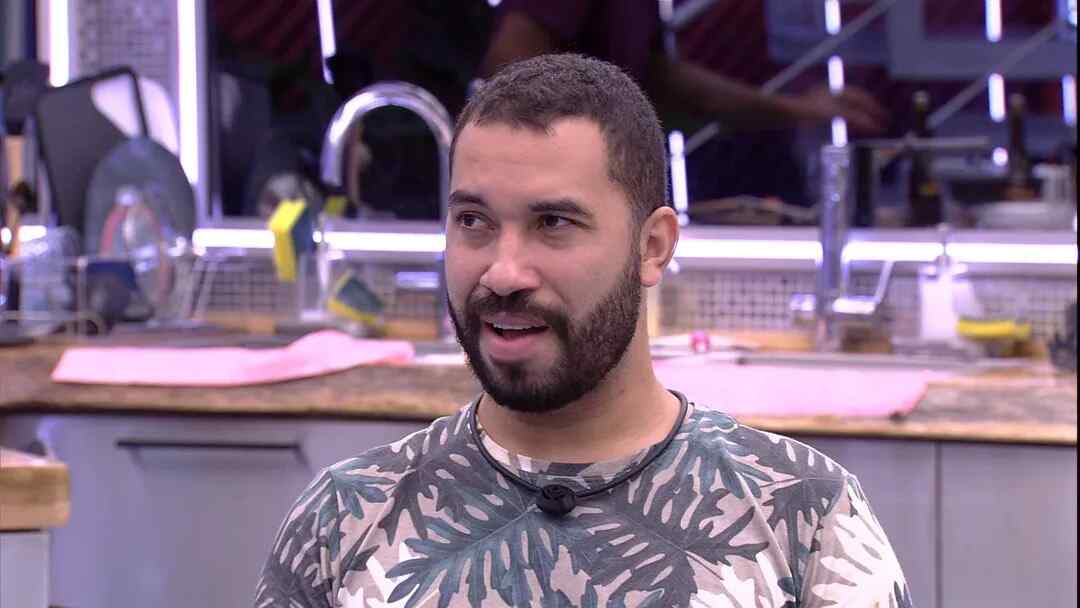 Gilberto Nogueira e Pocah conversaram no quarto sobre primeira votação do BBB 21