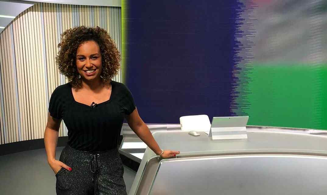 Karine Alves nos estúdios do SporTV