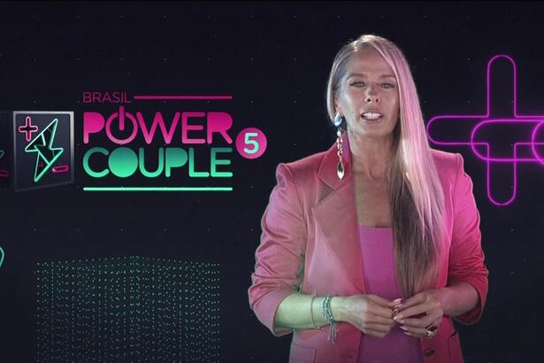 Adriane Galisteu na chamada do Power Couple Brasil 5