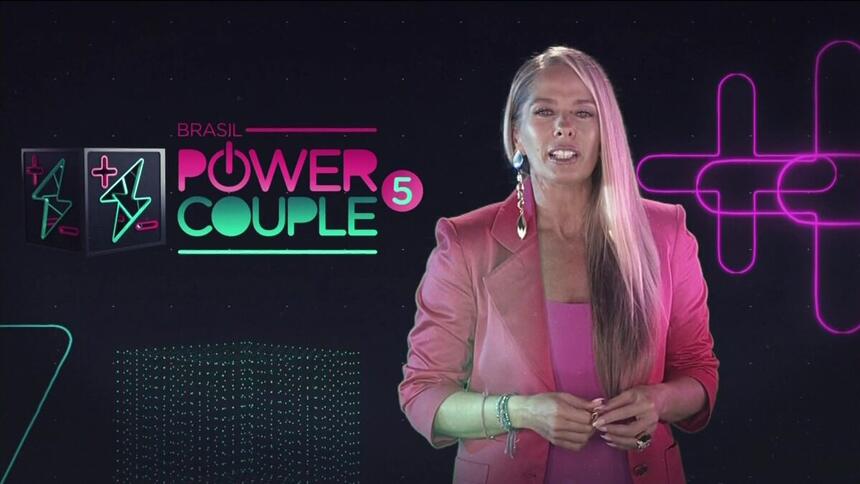 Adriane Galisteu na chamada do Power Couple Brasil 5