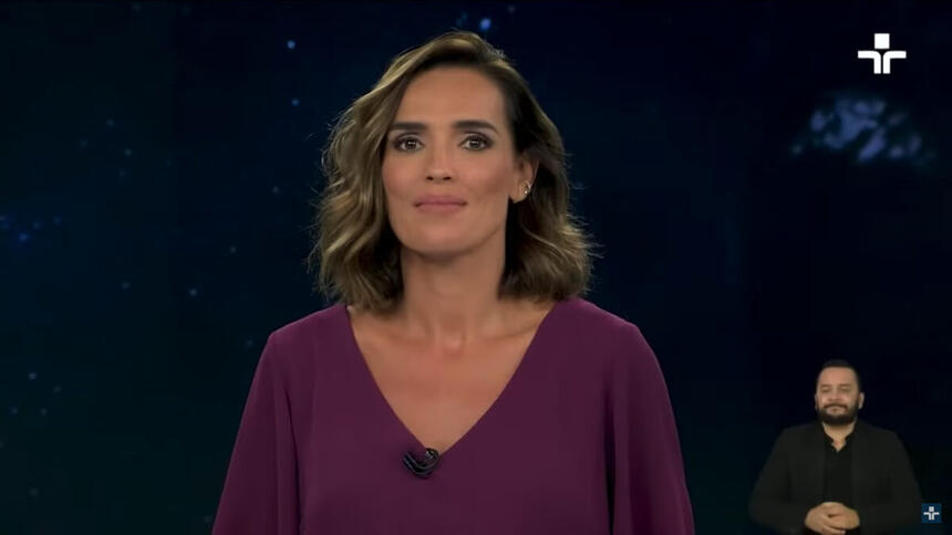 Karyn Bravo apresentando o Jornal da Cultura dessa quarta-feira (14)