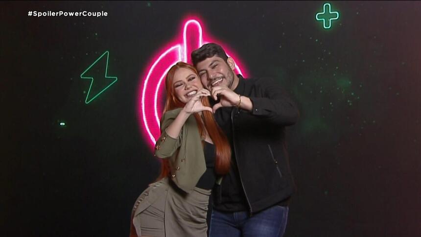 Mirela e Yugnir em divulgação do Power Couple Brasil 5