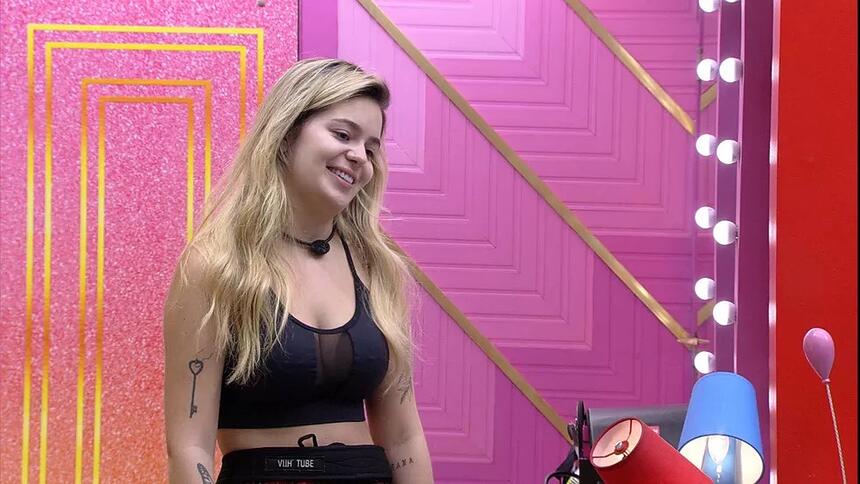 Ela ataca novamente! Viih Tube, após fazer o raio-x no BBB 21 revelou para Gilberto que sonhou com o brother chegando na final.