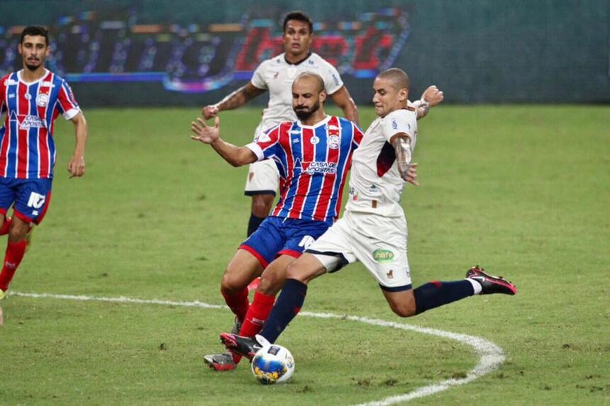 Jogadores de Bahia e Fortaleza durante a semifinal da Copa do Nordeste