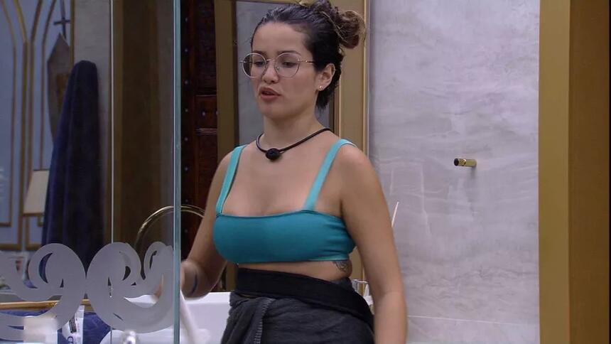 Em conversa com Viih Tube no quarto do líder do BBB 21, Juliette opinou que deeve deixar a casa nesta terça feira: "Acho que Caio sai".