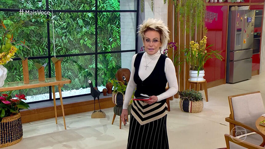 Ana Maria Braga apresentando o Mais Você desta quinta-feira (20/05)