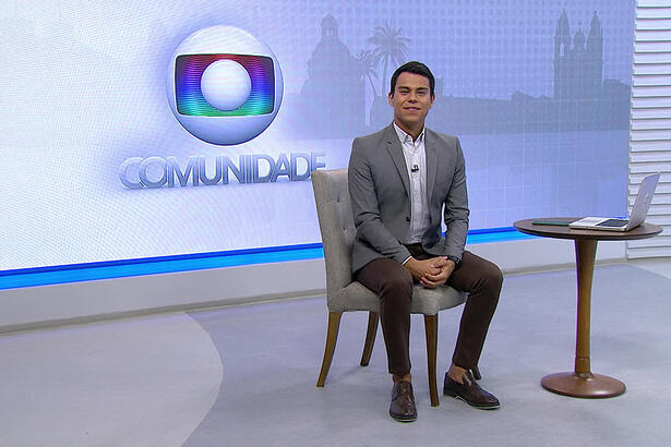 Bruno Grubertt apresentando do Globo Comunidade deste domingo 09/05