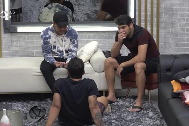 Rod Bala durante uma conversa com Jonathan Costa e Yugnir, revelou que Mirella não olha na sua cara dentro do Power Couple Brasil 5: "Não me deu boa noite"