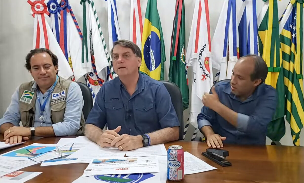 Mais de 12 vídeos de Jair Bolsonaro são removidos do YouTube