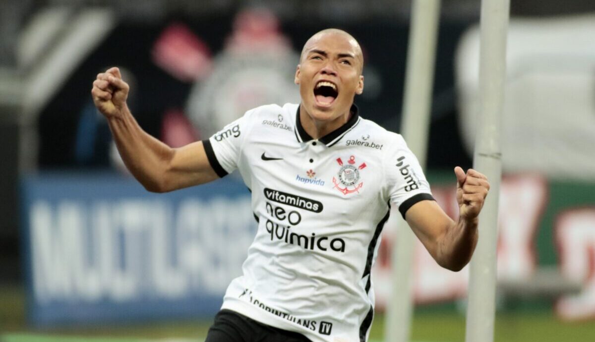 Mandaca comemorando gol pelo Corinthians contra o Novohorizontino no domingo (09(