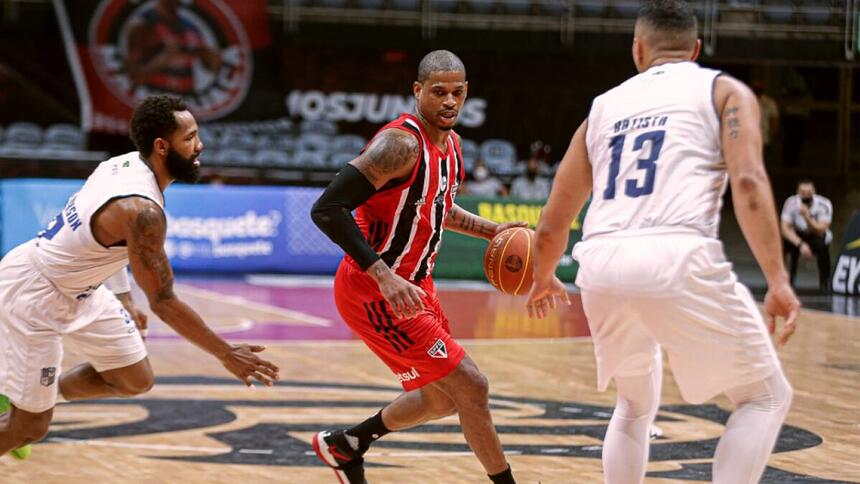 Jogo entre São Paulo e Mina pelo NBB