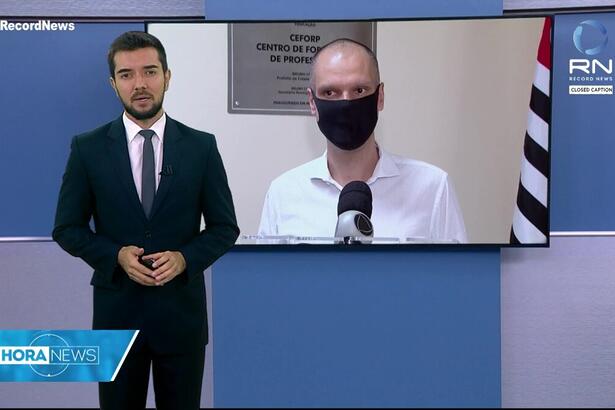 Jhonatan Mazini apresentando o Hora News com a cobertura especial do funeral do prefeito Bruno Covas