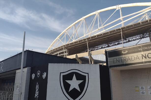 Região próxima ao estádio Engenhão, onde o helicóptero da Record TV Rio teve que fazer um pouso forçado