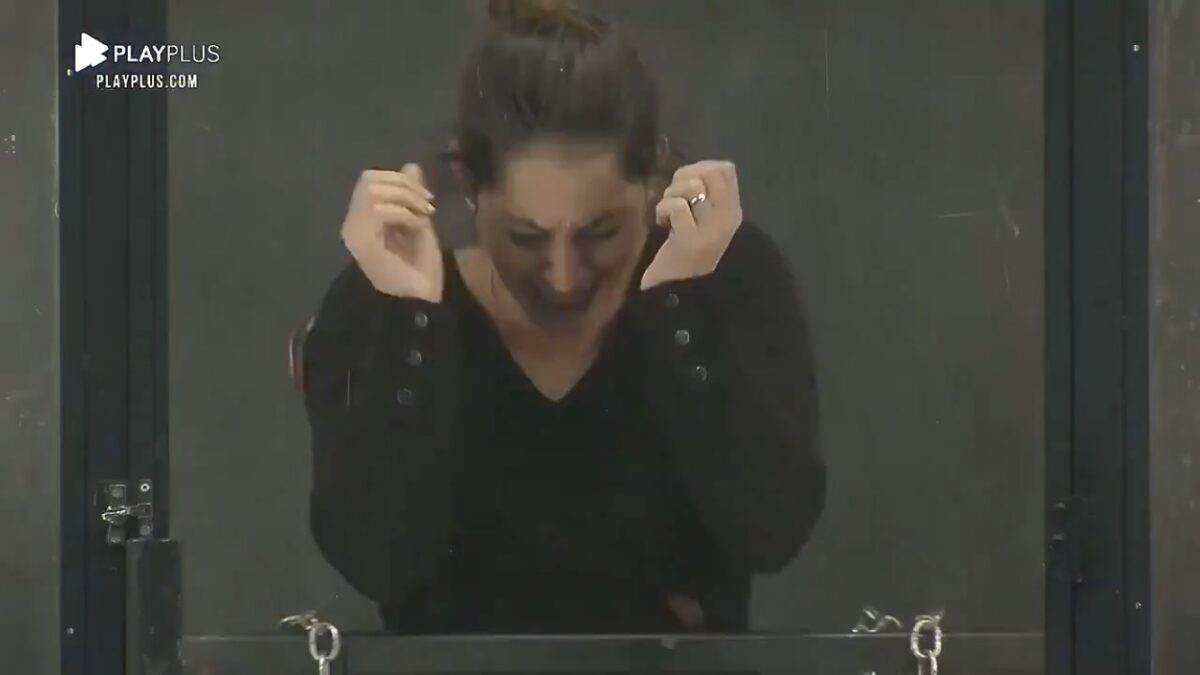 Literalmente o bicho pegou no Power Couple Brasil 5. Na prova dos homens as mulheres ficaram em uma cabine com baratas. O inseto que é o terror das mulheres fez Daniele Hypolito entrar em desespero. A atleta implorou para o marido terminar a atividade: "Vai rápido pelo amor de Deus".