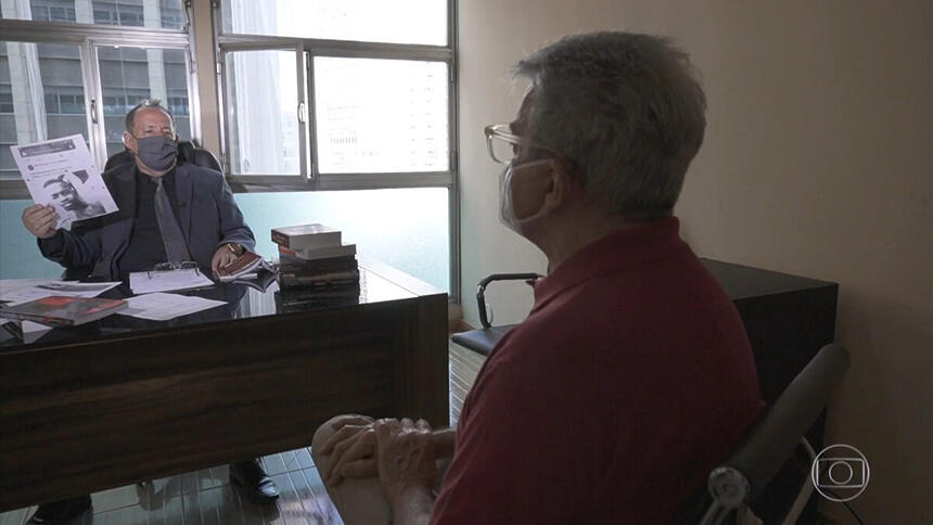 Edney Silvestre durante entrevista para o programa Globo Repórter