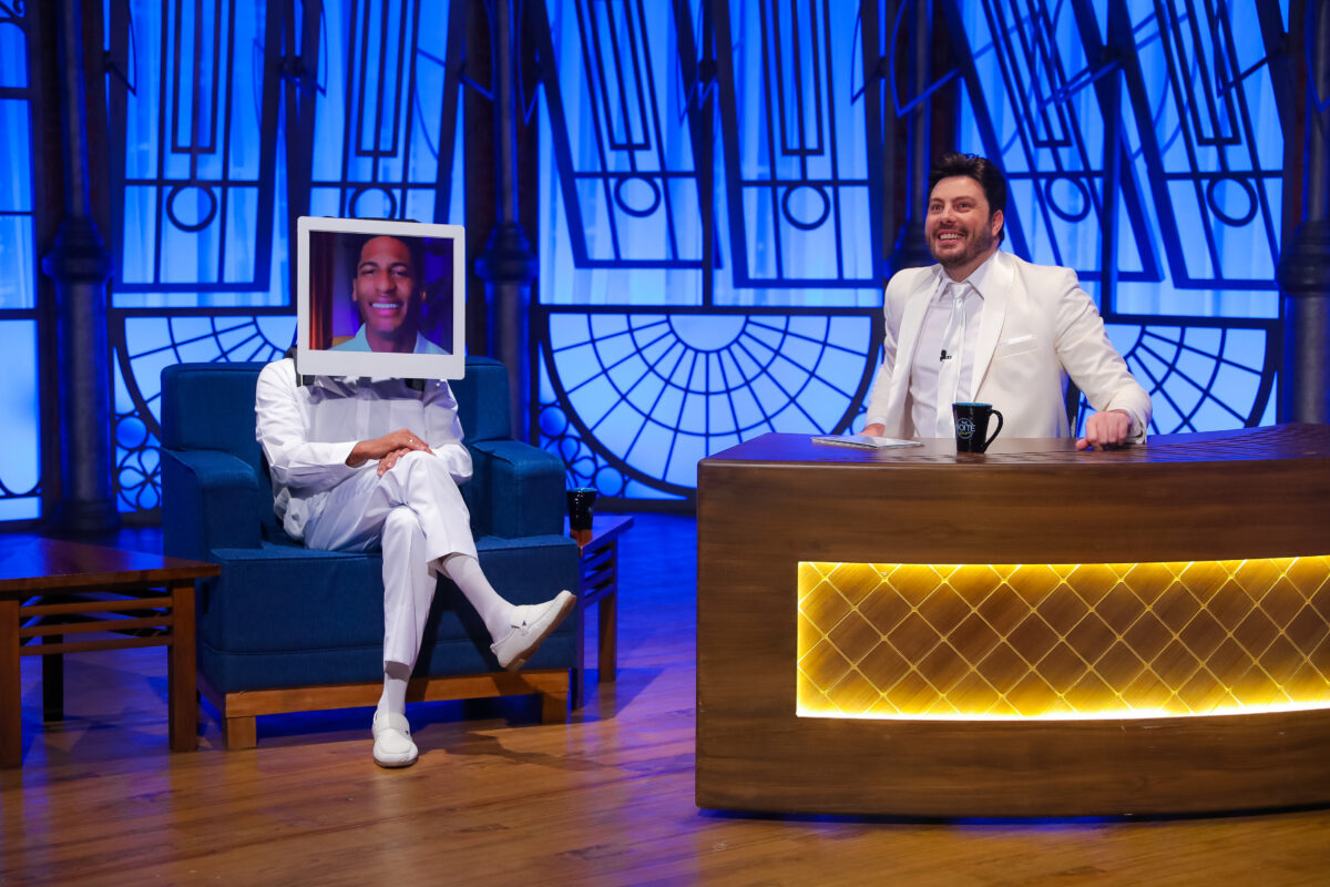 Vencedor do Oscar, Jon Batiste é o convidado desta terça no The Noite no SBT