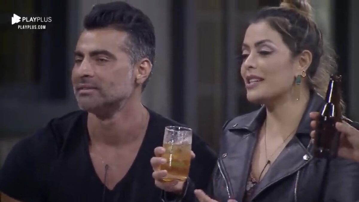 Em clima de descontração após o Jogo da discórdia no Power Couple Brasil 5, Li Martins revelou para os demais casais a falta de privacidade com JP por conta de Deborah. "Deu de cara com Jota sentado na privada".