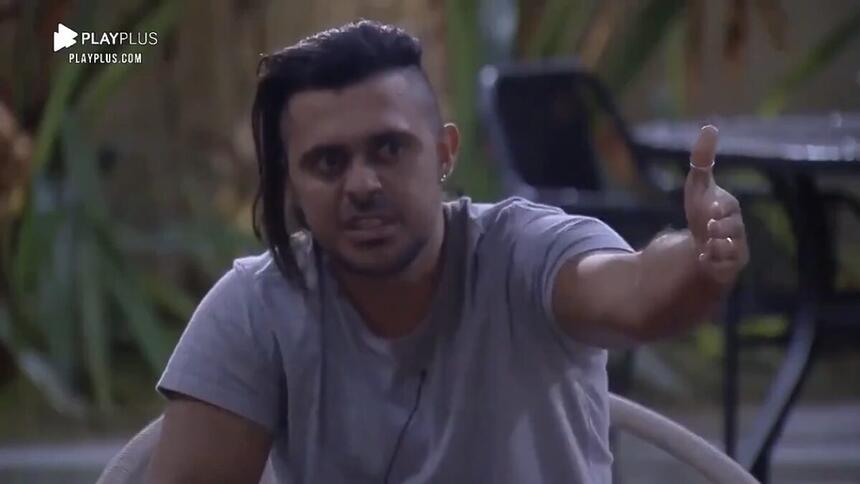 Rod Bala em conversa com Jonathan, Carolina e Yugnir, relembrou o 'gemidão' de JP e Li Martins no Power Couple Brasil 5. "Era uma zoada".