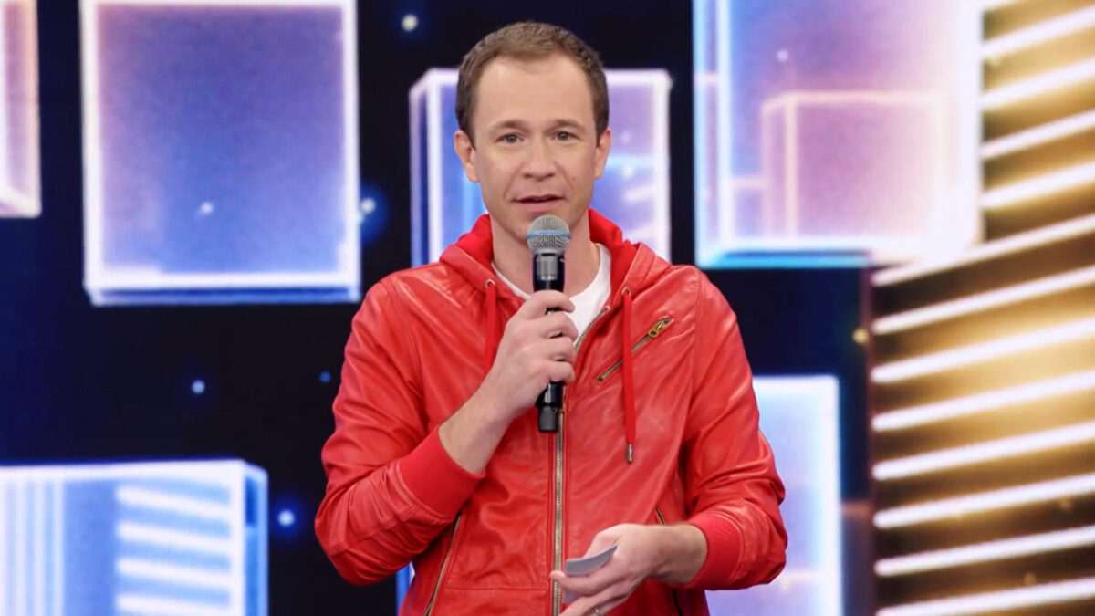 Tiago Leifert durante a edição de 13 de junho do Domingão do Faustão