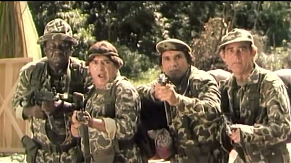 Trecho do filme Os Heróis Trapalhões, exibido pelo SBT na Tela de Sucessos