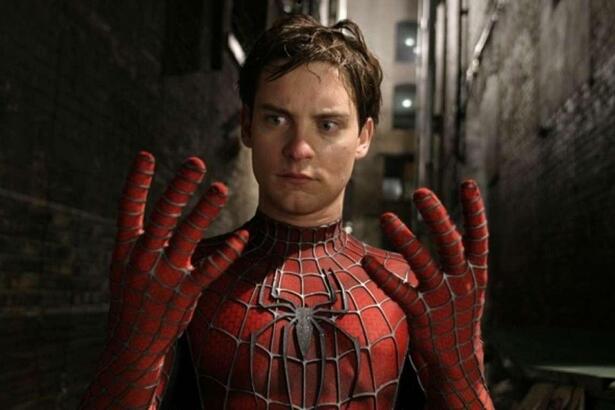 Trecho do filme Homem-Aranha, exibido pela Record TV no Cine Maior