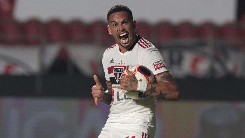 Jogador Luciano comemorando gol com a camisa do São Paulo na final do Campeonato Paulista de 2022