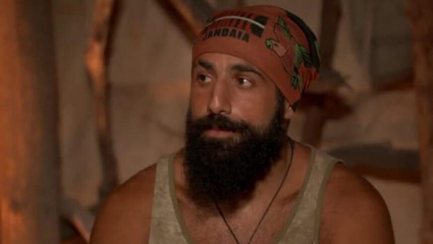 Kaysar durante a noite de eliminação de No Limite, em 06 de julho