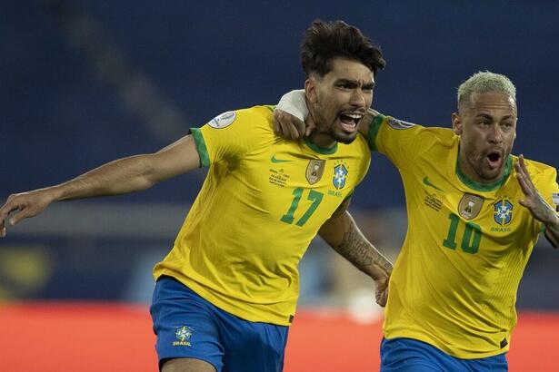 Lucas Paquetá e Neymar comemorando gol pelo Brasil