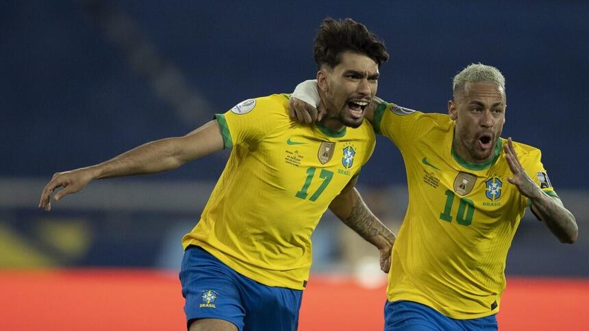 Lucas Paquetá e Neymar comemorando gol pelo Brasil