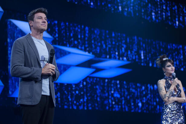 Rodrigo Faro durante uma apresentação no Canta Comigo