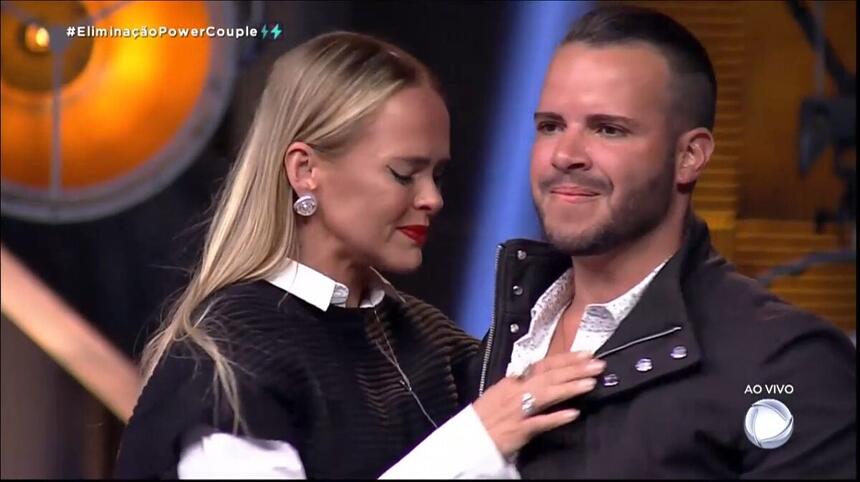 Fim da linha para o casal Nina e Filipe, a dupla não conseguiu se livrar da oitava DR e foram eliminados com 11,55% dos votos. O segundo casal mais votado foi Deborah e Bruno com 41,07% dos votos. Renata e Leandro foram os primeiros colocados com 47,38%.