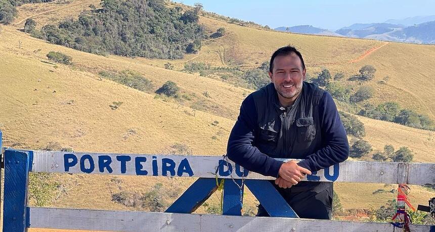 Maurício Ferraz durante uma das paradas da peregrinação