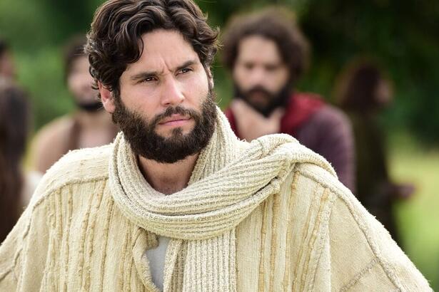 Dudu Azevedo como Jesus na novela da Record TV