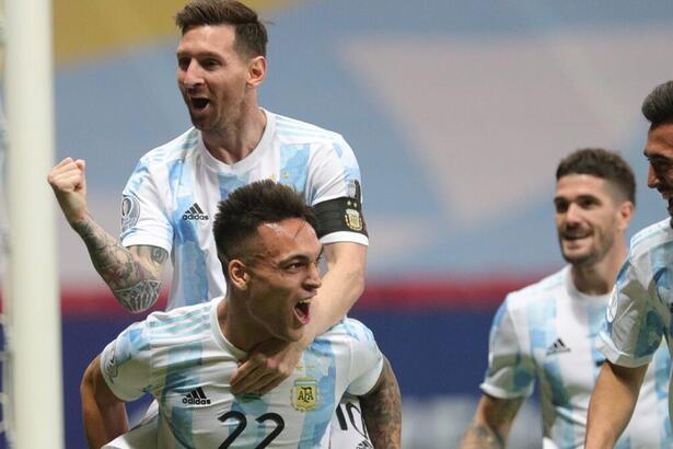 Messi comemorando a classificação da Argentina na Copa América