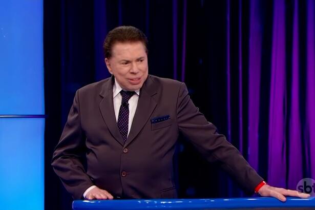 Silvio Santos no estúdio do Roda a Roda, no SBT