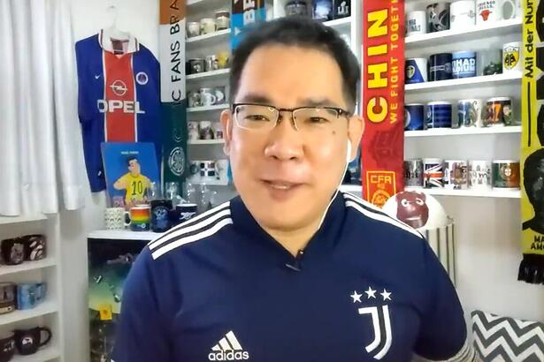 Alex Tseng se despedindo do programa Futebol no Mundo, na ESPN