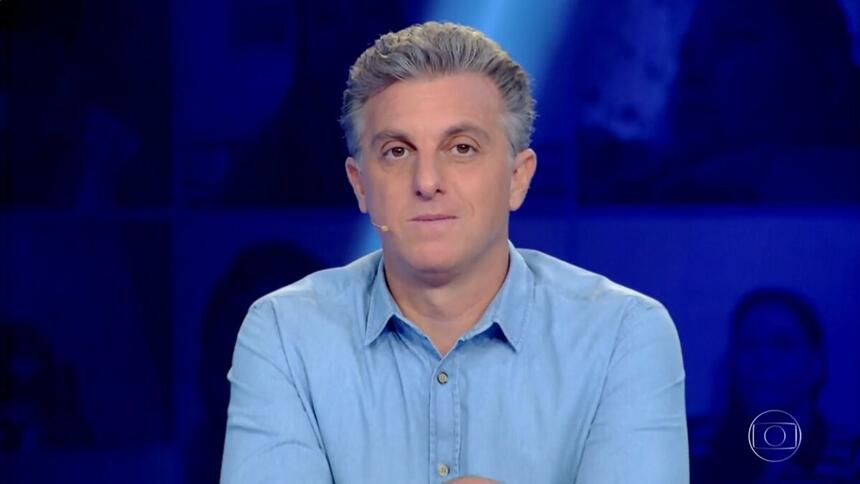 Luciano Huck durante o game Quem Quer Ser um Milionário? - episódio de 31 de julho