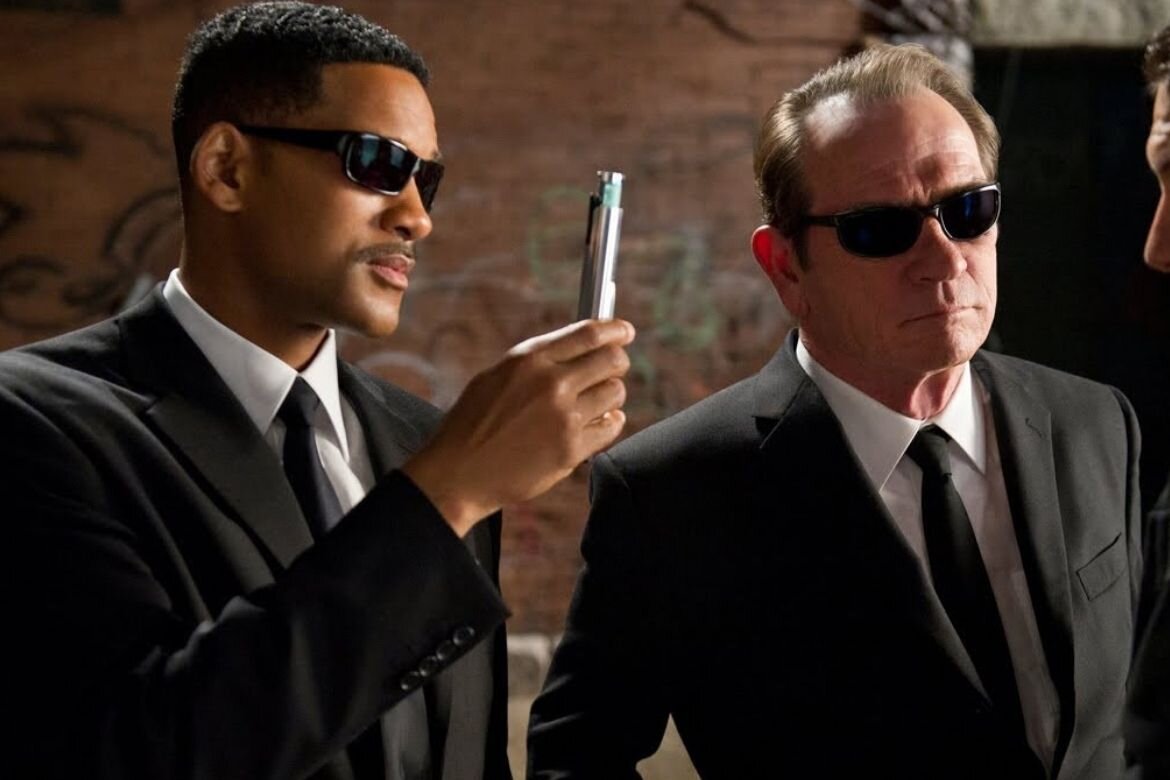 Trecho do filme MIB - Homens De Preto 3, exibido pela TV Globo na Sessão da Tarde