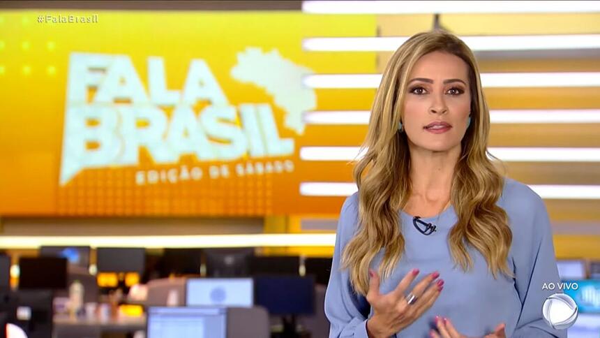 Patrícia Costa nos estúdios do Fala Brasil, na Record TV