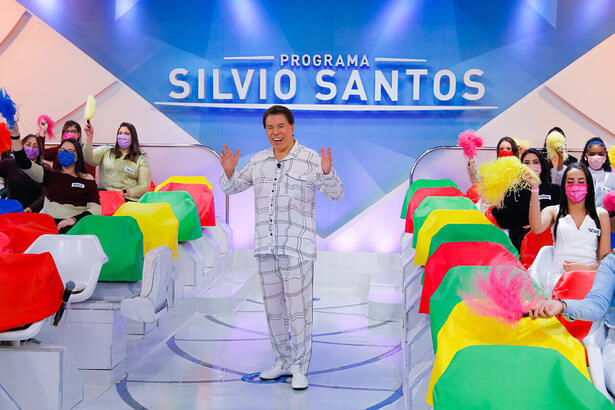 Silvio Santos de pijama - Programa Silvio Santos de 08 de agosto de 2021